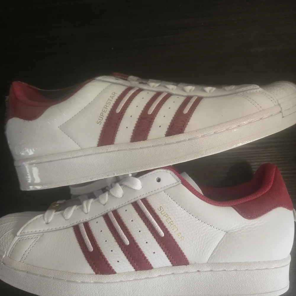 Adidas Superstar Men’s Size 11 ID1371 White Red Embroidered 3 Stripes NEW